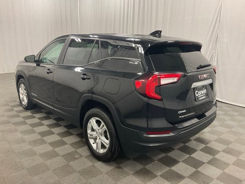Used 2024 GMC Terrain SLE image 8