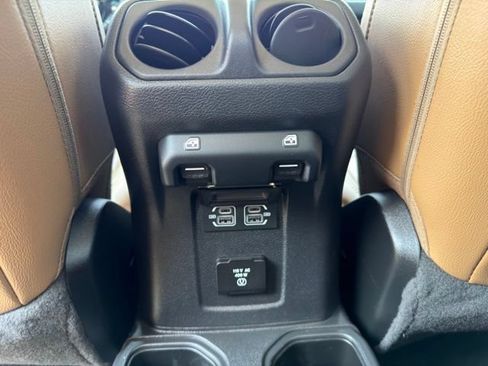 Used 2022 Jeep Gladiator Overland w/ Popular Equipment Package AWD/4WD image 23