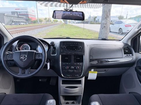 Used 2014 Dodge Grand Caravan SE w/ Quick Order Package 29E SE image 17