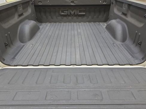 Used 2017 GMC Sierra 1500 SLE image 39