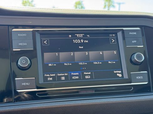 Used 2024 Volkswagen Jetta SE image 27