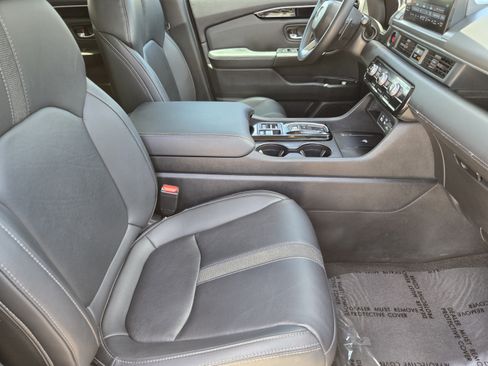 Certified 2024 Honda Pilot EX-L image 10