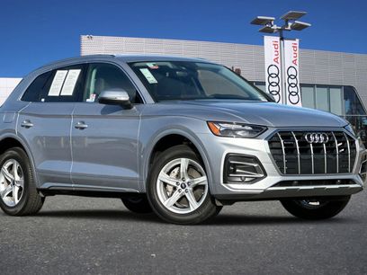 Used 2024 Audi Q5 2.0T Premium w/ Convenience Package