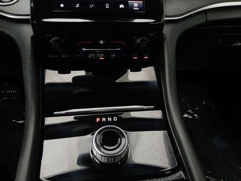 Used 2024 Jeep Grand Cherokee Laredo RWD image 10