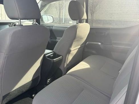 Used 2017 Toyota Tacoma SR5 RWD image 34