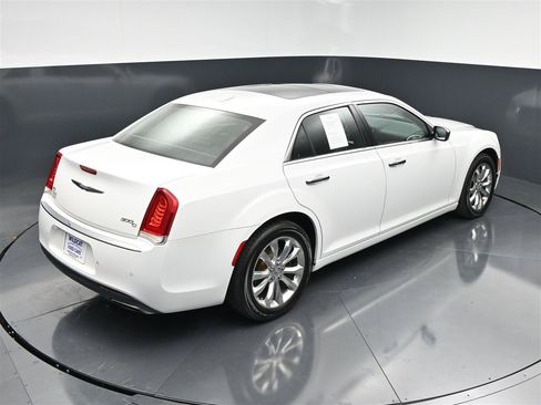 Used 2017 Chrysler 300 C w/ Safetytec Plus Group AWD/4WD image 23