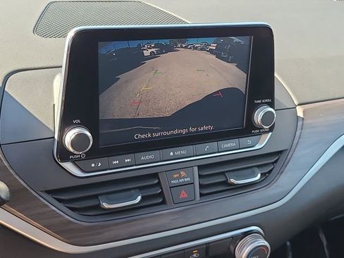 Used 2024 Nissan Altima 2.5 SV image 32