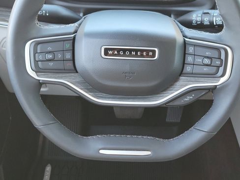 Used 2022 Jeep Wagoneer Series II image 10