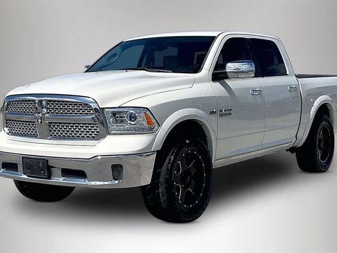Used 2017 RAM 1500 Laramie w/ Convenience Group AWD/4WD image 2