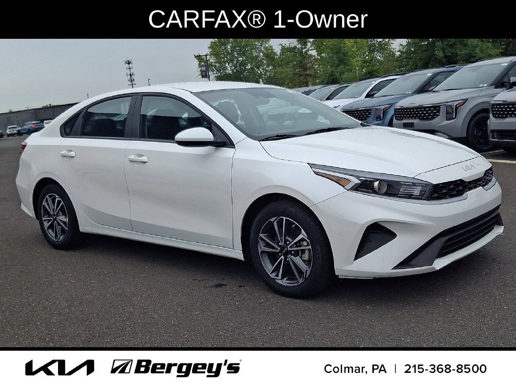 Certified 2023 Kia Forte LXS FWD image 3