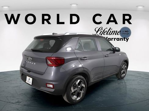 New 2025 Hyundai Venue Limited FWD image 10