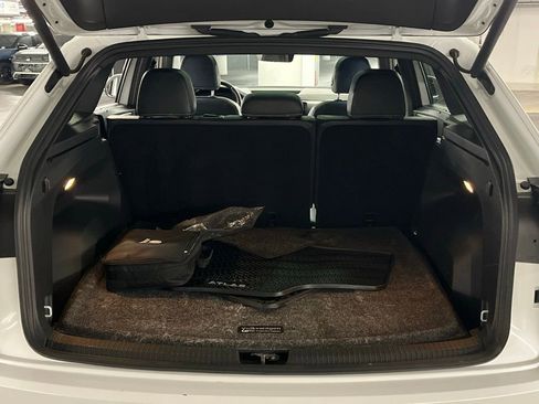 Certified 2022 Volkswagen Atlas Cross Sport SEL Premium R-Line w/ Cross Sport MDO Package image 39