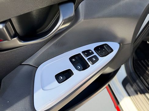 Used 2020 Hyundai Veloster N image 20