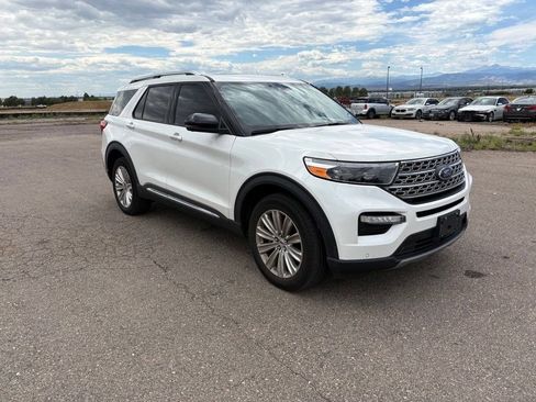 Used 2023 Ford Explorer Limited w/ Limited Technology Package AWD/4WD image 3