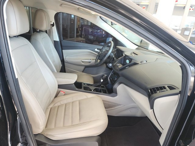 Used 2017 Ford Escape SE w/ SE Leather Comfort Package FWD image 13