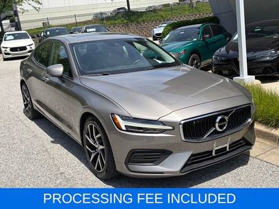 Used 2019 Volvo S60 T6 Momentum w/ Multimedia Package