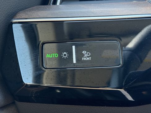 Used 2019 Audi e-tron Prestige w/ Prestige Package image 78