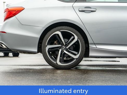 Used 2018 Honda Accord Sport image 9