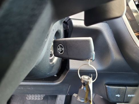 Used 2023 Toyota Camry SE image 17