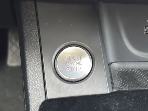 Used 2023 Audi A4 2.0T Premium w/ Convenience Package image 31