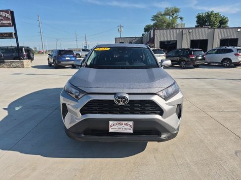 Used 2022 Toyota RAV4 LE AWD/4WD image 3