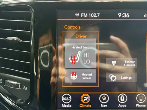 Used 2020 Jeep Grand Cherokee Limited AWD/4WD image 24