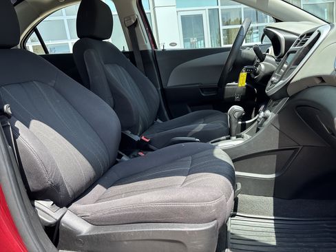 Used 2019 Chevrolet Sonic LT FWD image 26