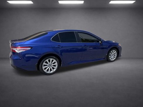 Used 2018 Toyota Camry LE FWD image 20