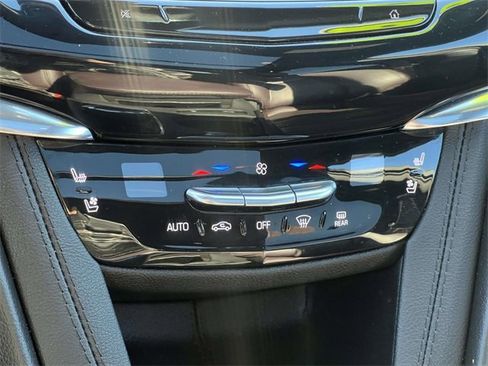 Used 2023 Cadillac XT6 Premium Luxury image 33