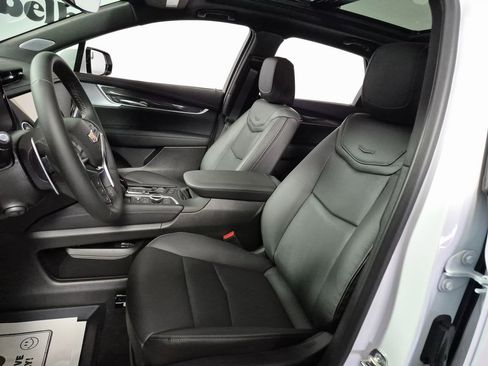 New 2026 Cadillac XT5 Sportv w/ LPO, Floor Liner Package image 18