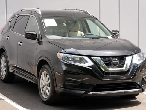 Used 2020 Nissan Rogue SV FWD image 48