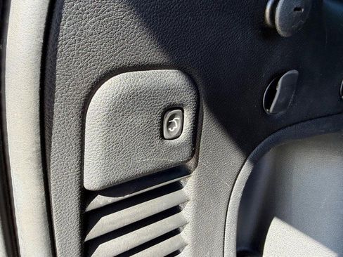 Used 2021 Jeep Grand Cherokee Laredo X image 5