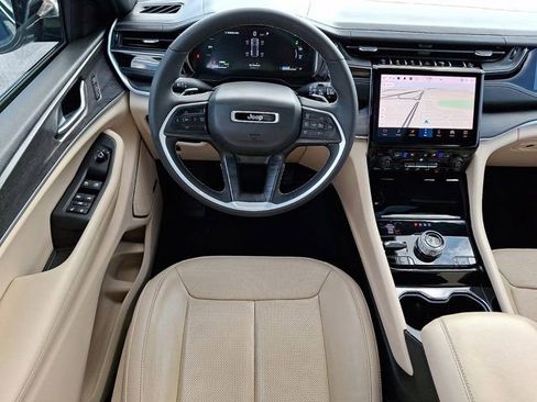 Certified 2022 Jeep Grand Cherokee Limited 4xe w/ Luxury Tech Group II AWD/4WD image 14