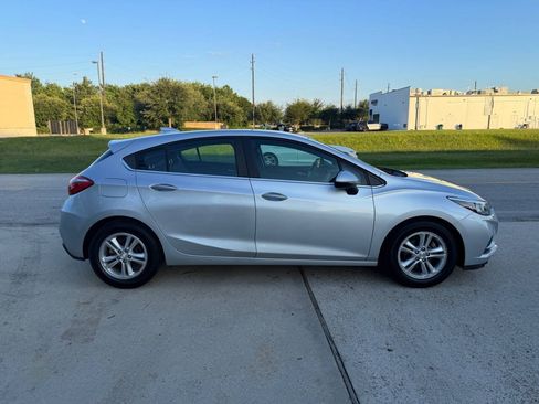 Used 2017 Chevrolet Cruze LT w/ Convenience Package FWD image 25