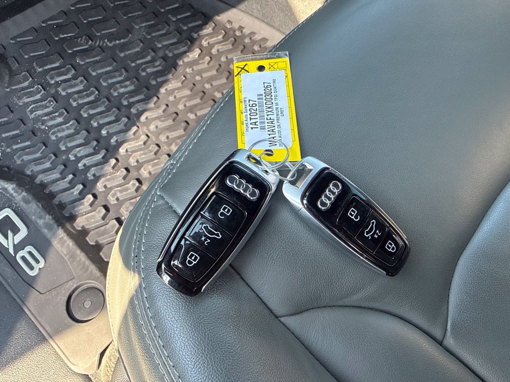 Used 2019 Audi Q8 Premium w/ Convenience Package AWD/4WD image 36