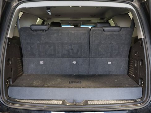 Used 2018 Cadillac Escalade Luxury image 15