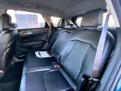 Used 2023 Kia Sportage EX image 15