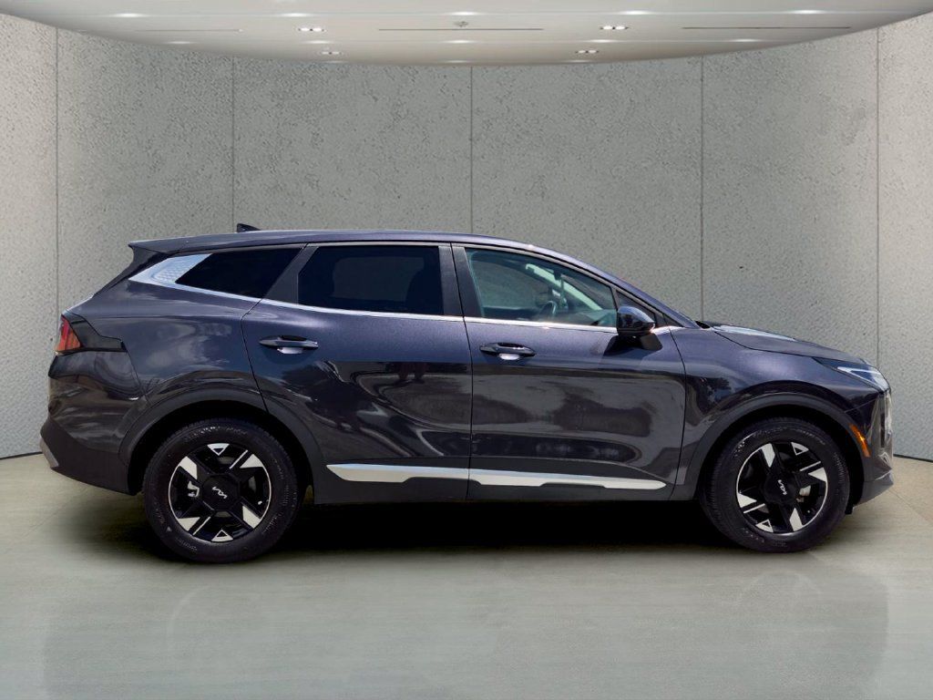Used 2026 Kia Sportage LX FWD image 6