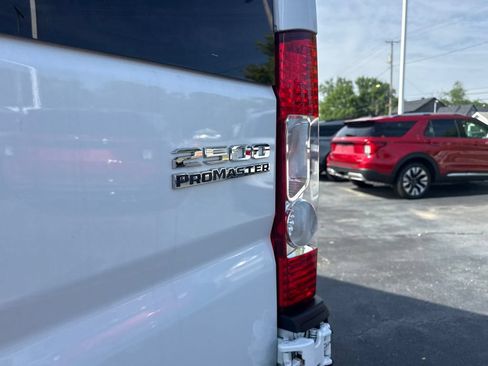 Used 2025 RAM ProMaster 2500 w/ U-Haul Equipment Group FWD image 12