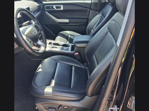 Used 2023 Ford Explorer XLT w/ Equipment Group 202A AWD/4WD image 7