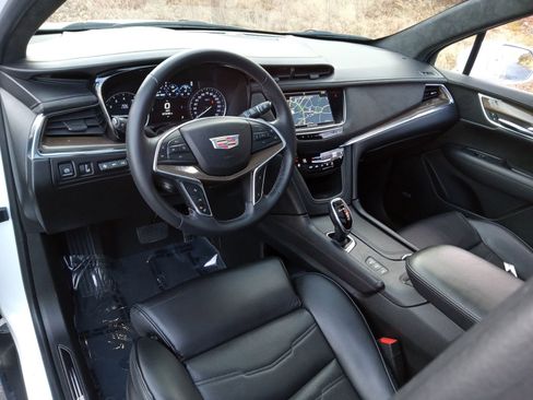 Used 2017 Cadillac XT5 Platinum image 13