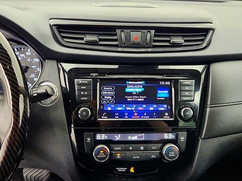 Used 2019 Nissan Rogue SV w/ Sun & Sound Touring Package AWD/4WD image 17