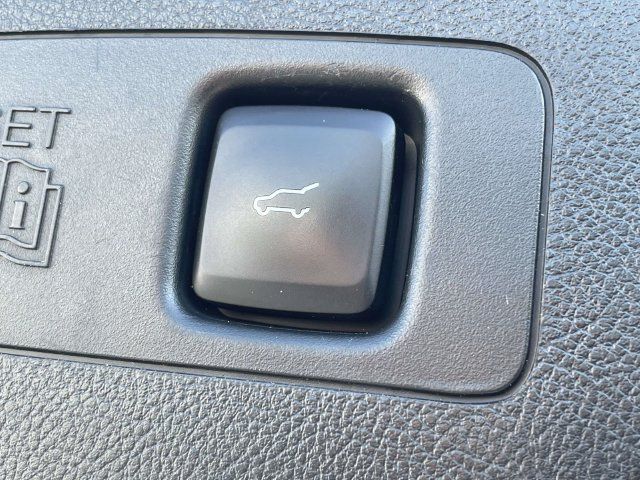 Used 2020 Lincoln Corsair Reserve w/ Equipment Group 201A FWD image 11