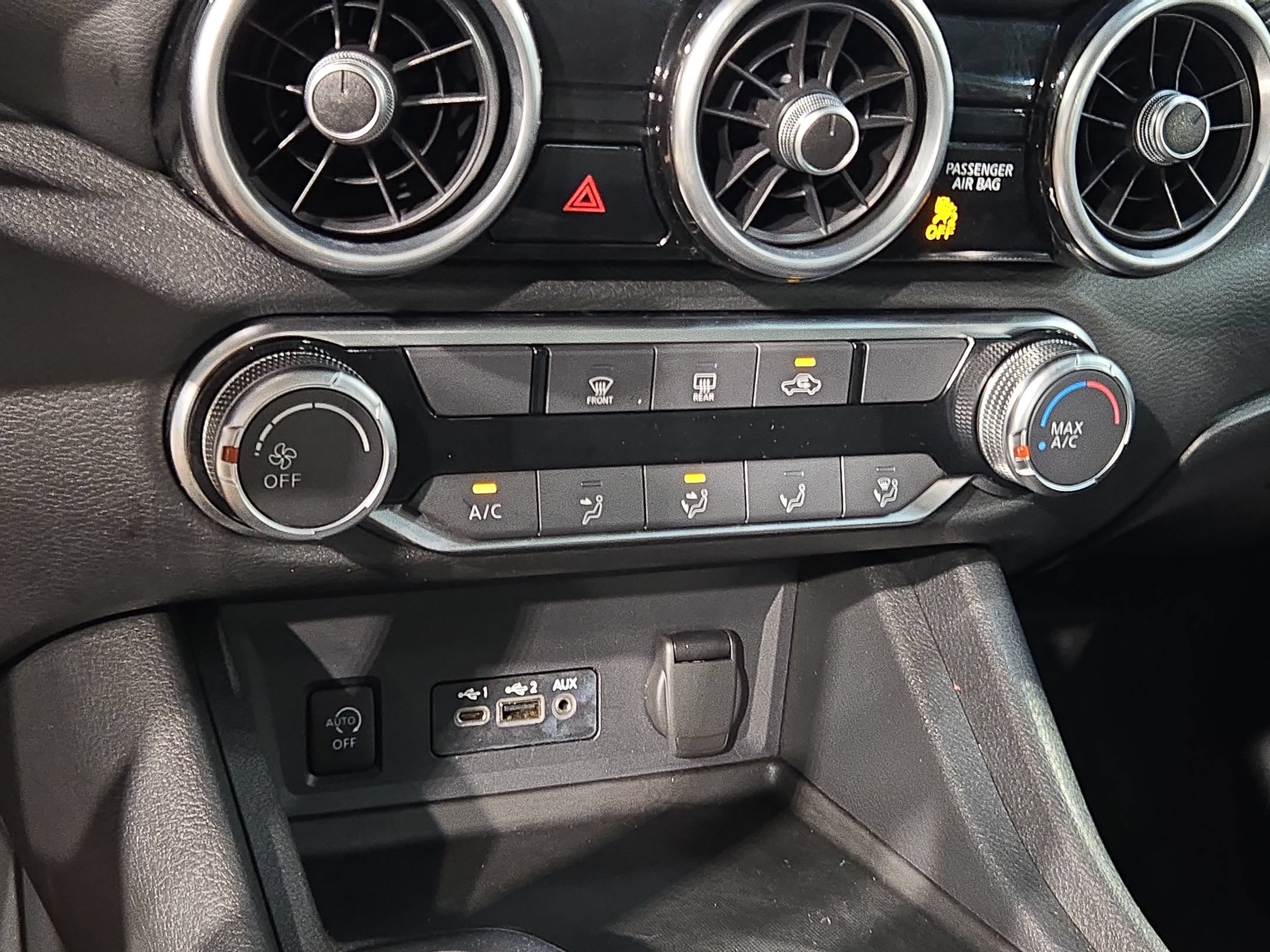Used 2024 Nissan Sentra SV FWD image 30