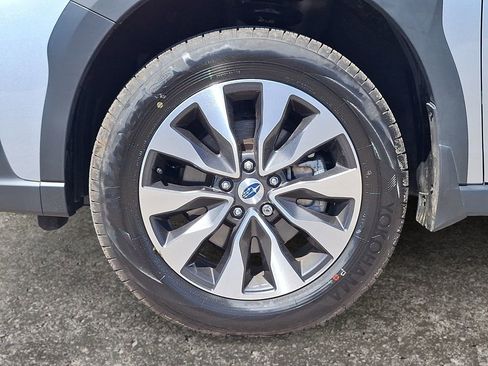 Certified 2025 Subaru Outback Limited AWD/4WD image 9