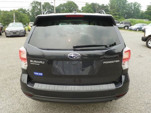 Used 2018 Subaru Forester 2.5i Premium w/ All-Weather Package AWD/4WD image 9