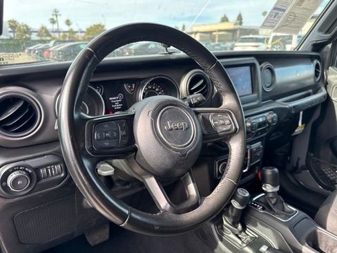 Used 2022 Jeep Wrangler Unlimited Sport AWD/4WD image 10
