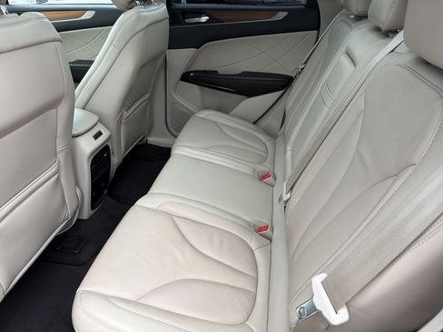 Used 2019 Lincoln MKC Select w/ Select Plus Package AWD/4WD image 22