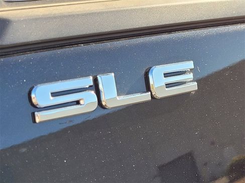 Used 2021 GMC Terrain SLE image 11