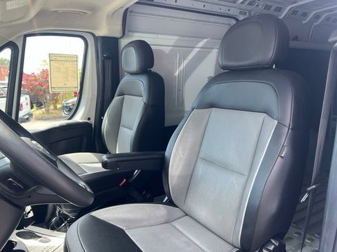 Used 2025 RAM ProMaster 2500 w/ Convenience Group FWD image 13